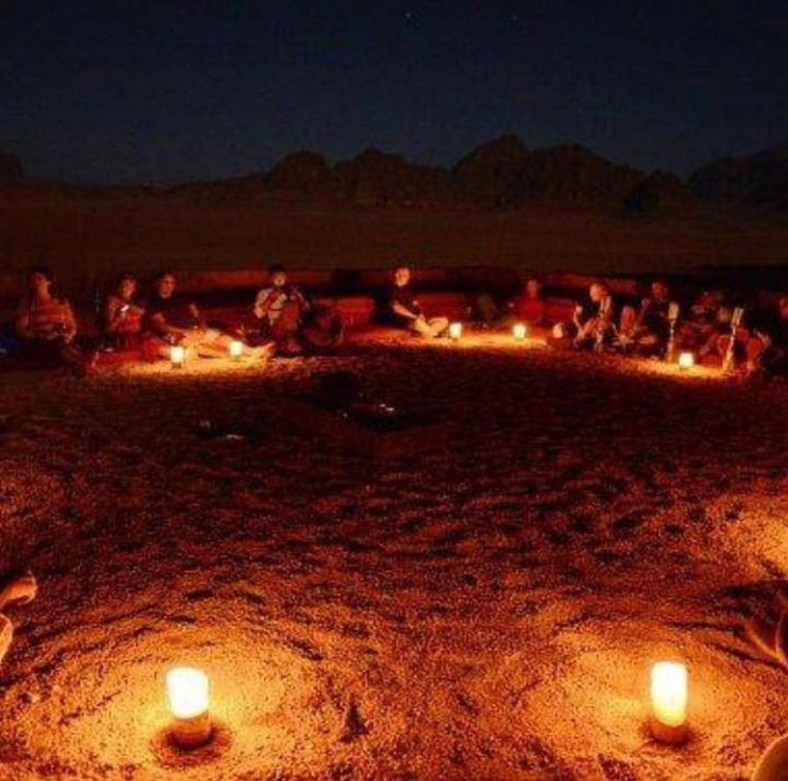 Bed and Breakfast Moon City Camp Wadi Rum Exterior foto