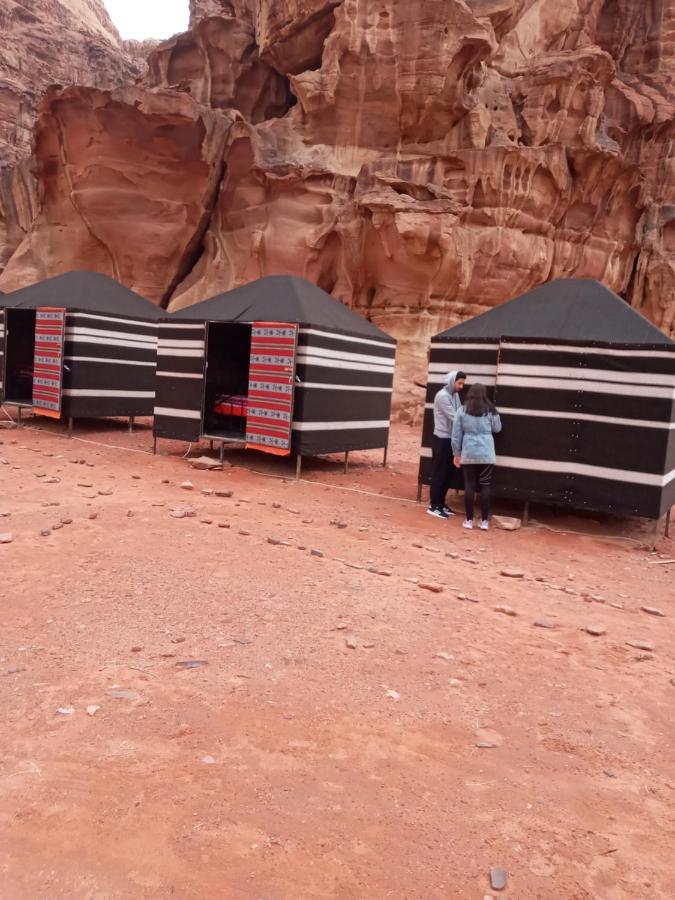 Bed and Breakfast Moon City Camp Wadi Rum Exterior foto