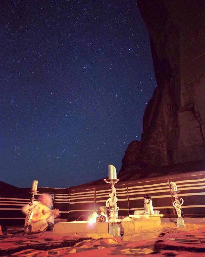 Bed and Breakfast Moon City Camp Wadi Rum Exterior foto