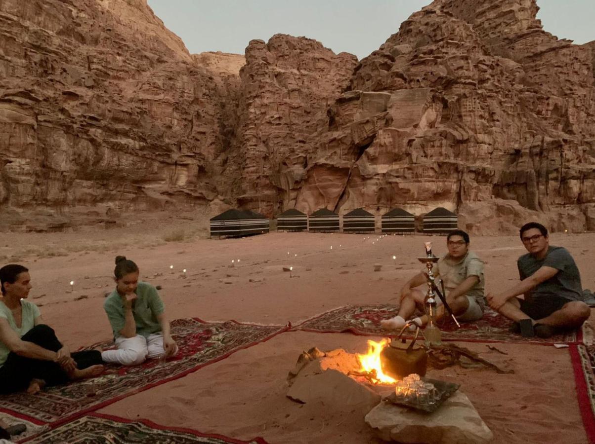 Bed and Breakfast Moon City Camp Wadi Rum Exterior foto