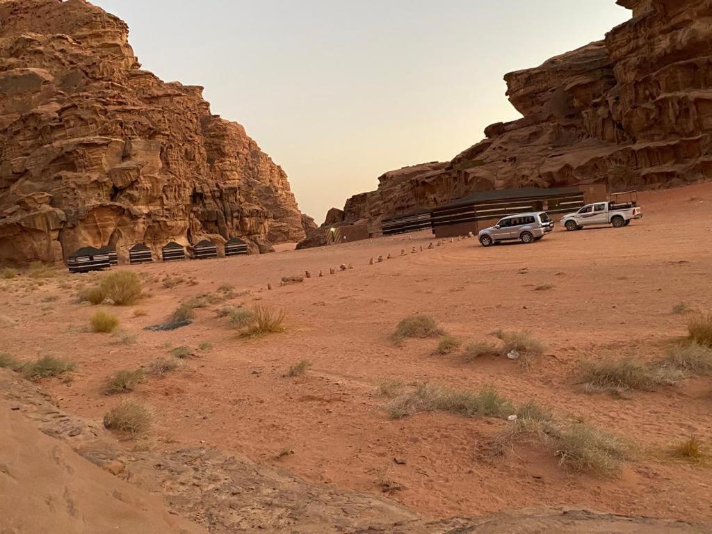 Bed and Breakfast Moon City Camp Wadi Rum Exterior foto