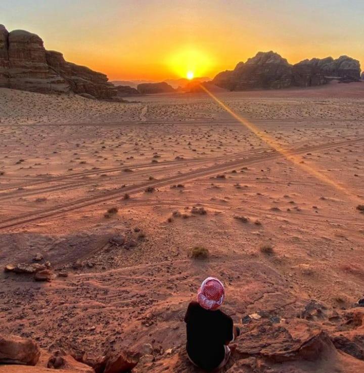 Bed and Breakfast Moon City Camp Wadi Rum Exterior foto