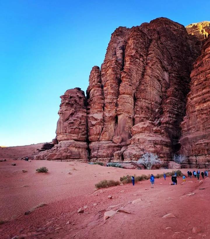 Bed and Breakfast Moon City Camp Wadi Rum Exterior foto