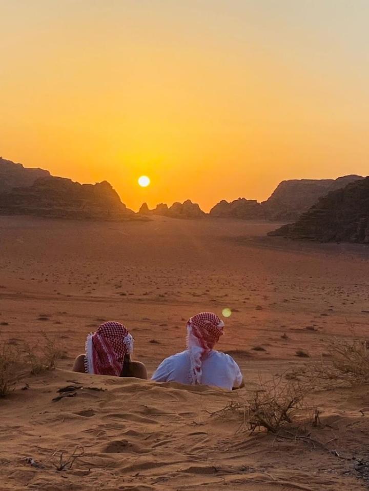 Bed and Breakfast Moon City Camp Wadi Rum Exterior foto