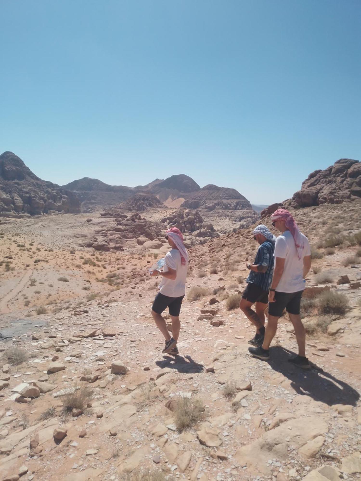 Bed and Breakfast Moon City Camp Wadi Rum Exterior foto