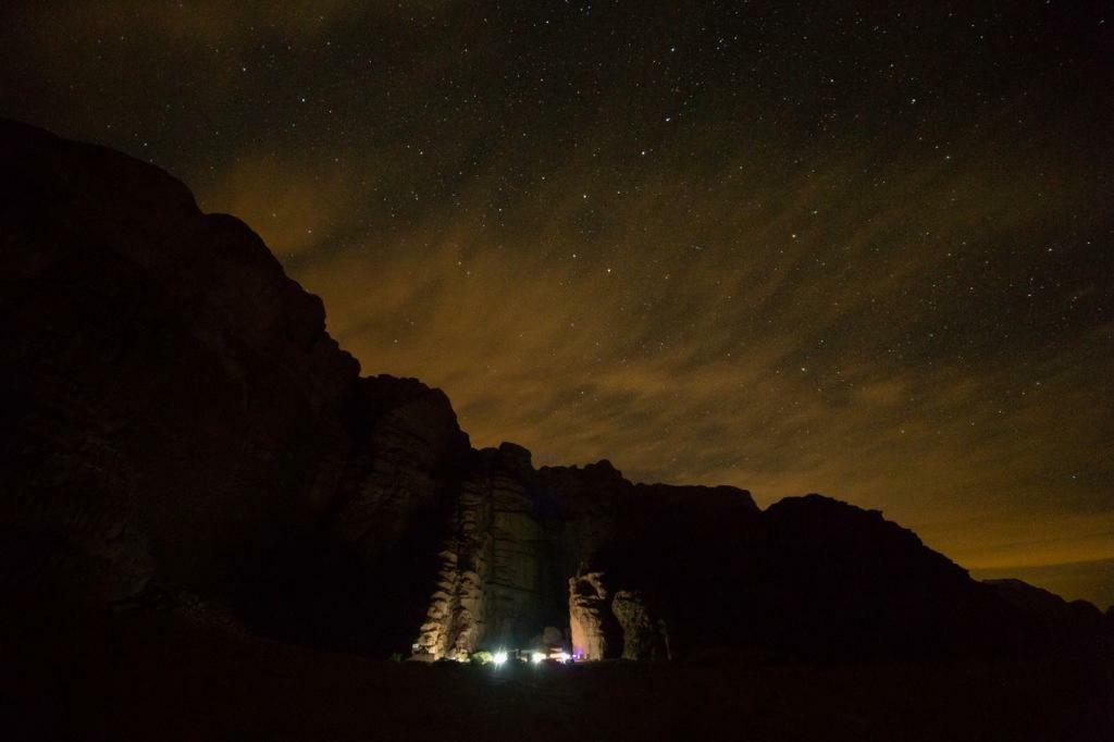 Bed and Breakfast Moon City Camp Wadi Rum Exterior foto