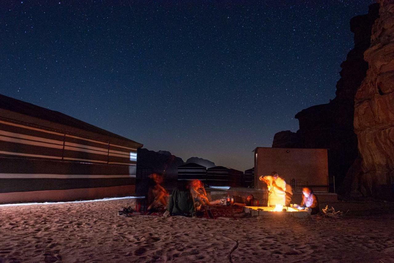 Bed and Breakfast Moon City Camp Wadi Rum Exterior foto