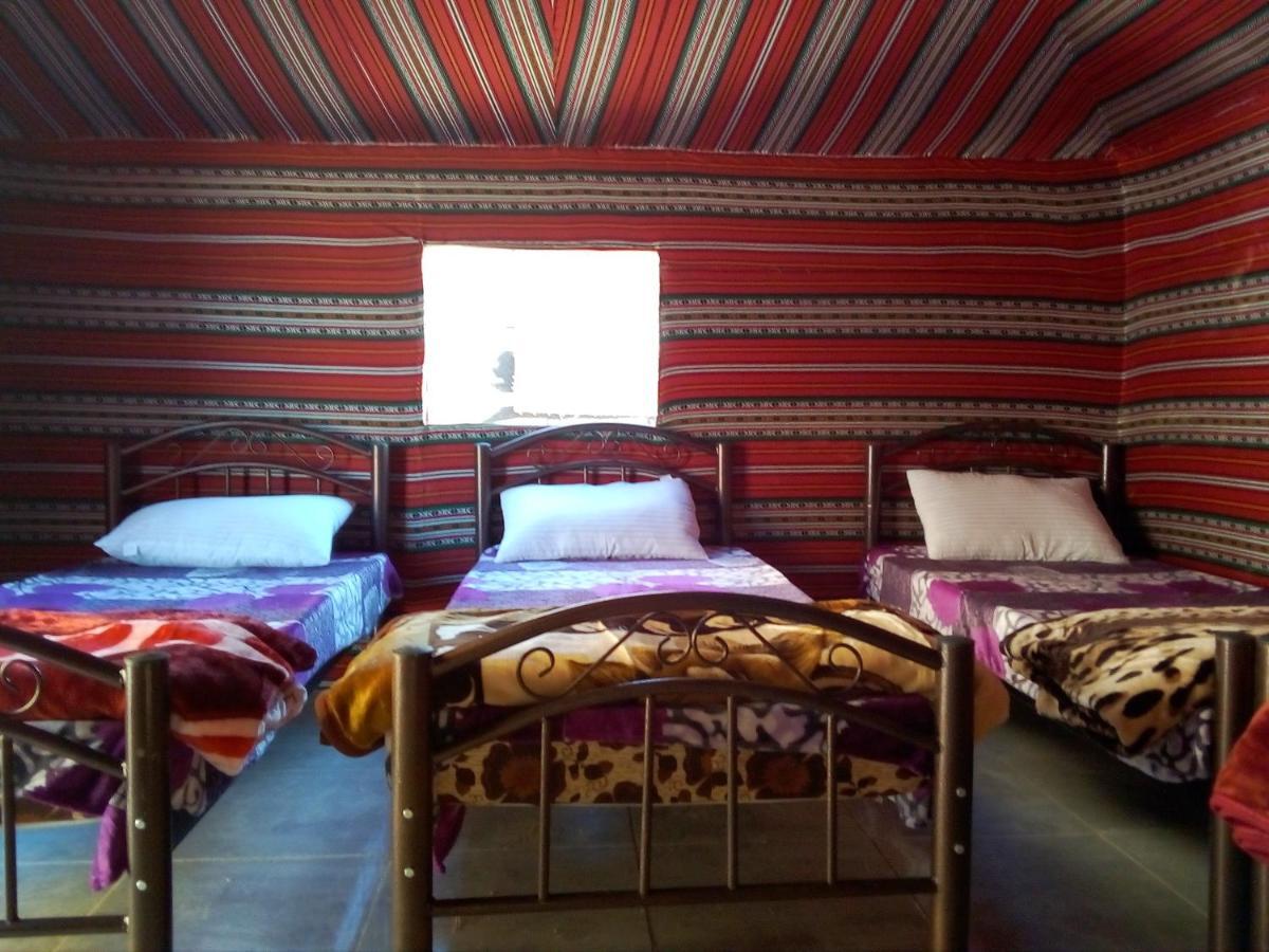 Bed and Breakfast Moon City Camp Wadi Rum Exterior foto