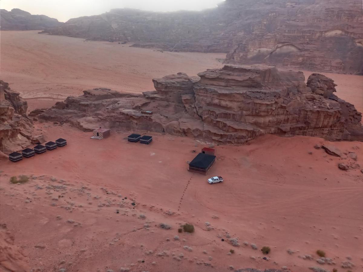 Bed and Breakfast Moon City Camp Wadi Rum Exterior foto